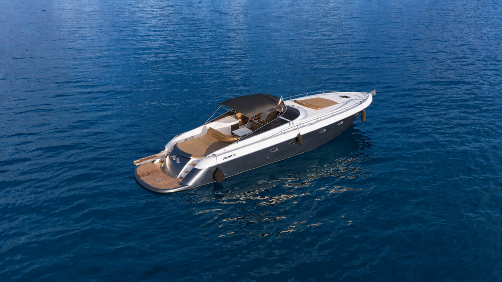 yacht Mig50 in mare